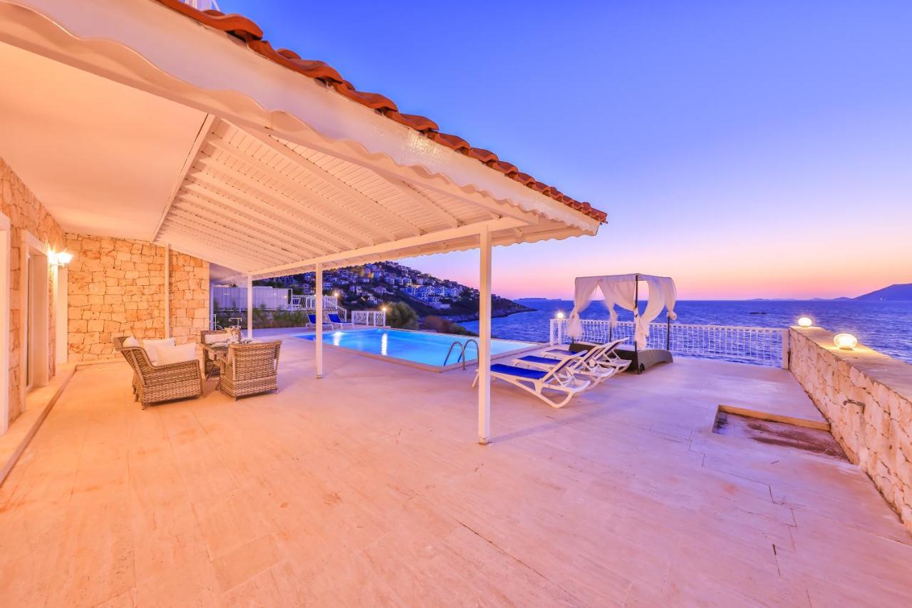 La Kumsal Denize Sifir Ve Ozel Havuzlu Dubleks Suit Kaş Exterior foto