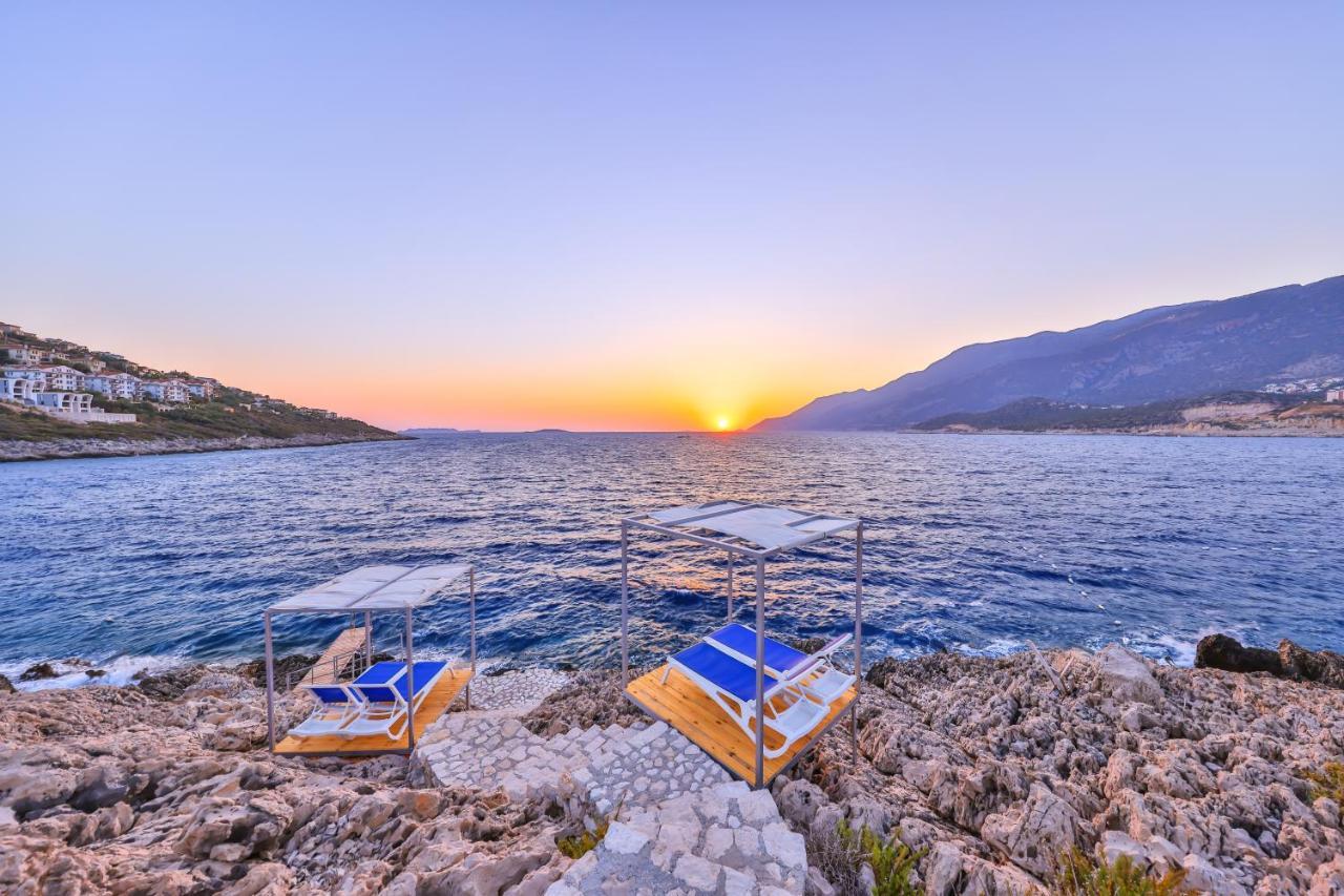 La Kumsal Denize Sifir Ve Ozel Havuzlu Dubleks Suit Kaş Exterior foto