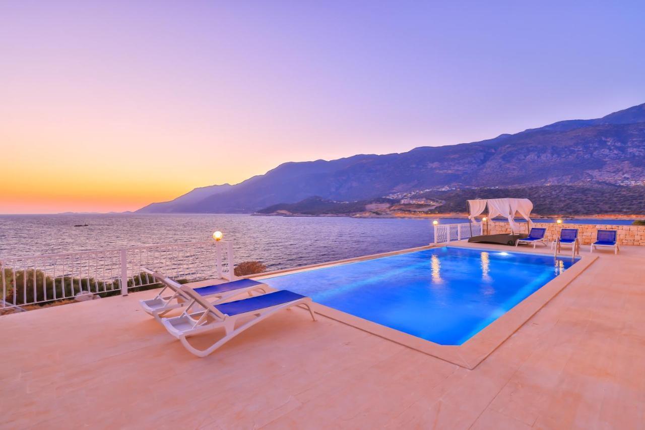La Kumsal Denize Sifir Ve Ozel Havuzlu Dubleks Suit Kaş Exterior foto