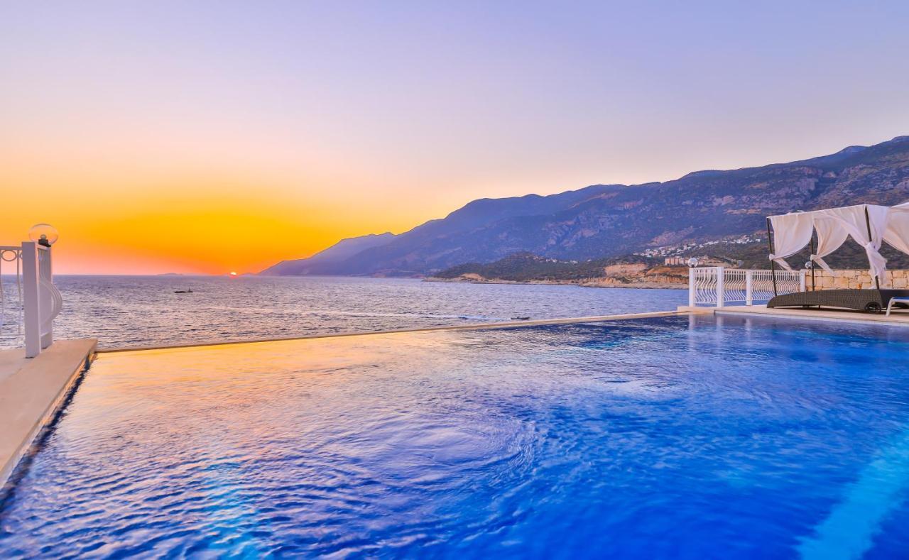 La Kumsal Denize Sifir Ve Ozel Havuzlu Dubleks Suit Kaş Exterior foto