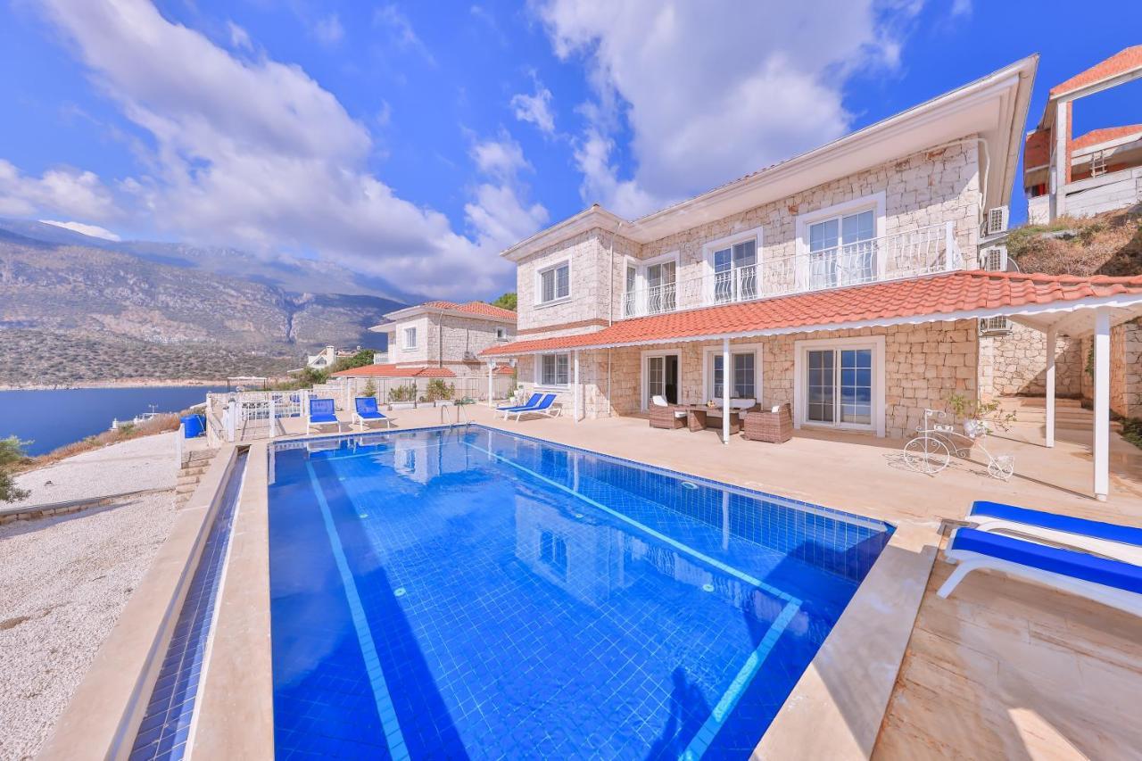 La Kumsal Denize Sifir Ve Ozel Havuzlu Dubleks Suit Kaş Zimmer foto